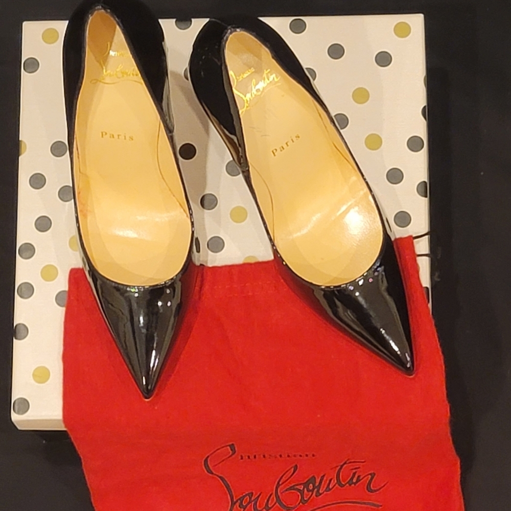 Christian Louboutin  (So Kate) red bottoms, size 38.5, Black patent leather pump